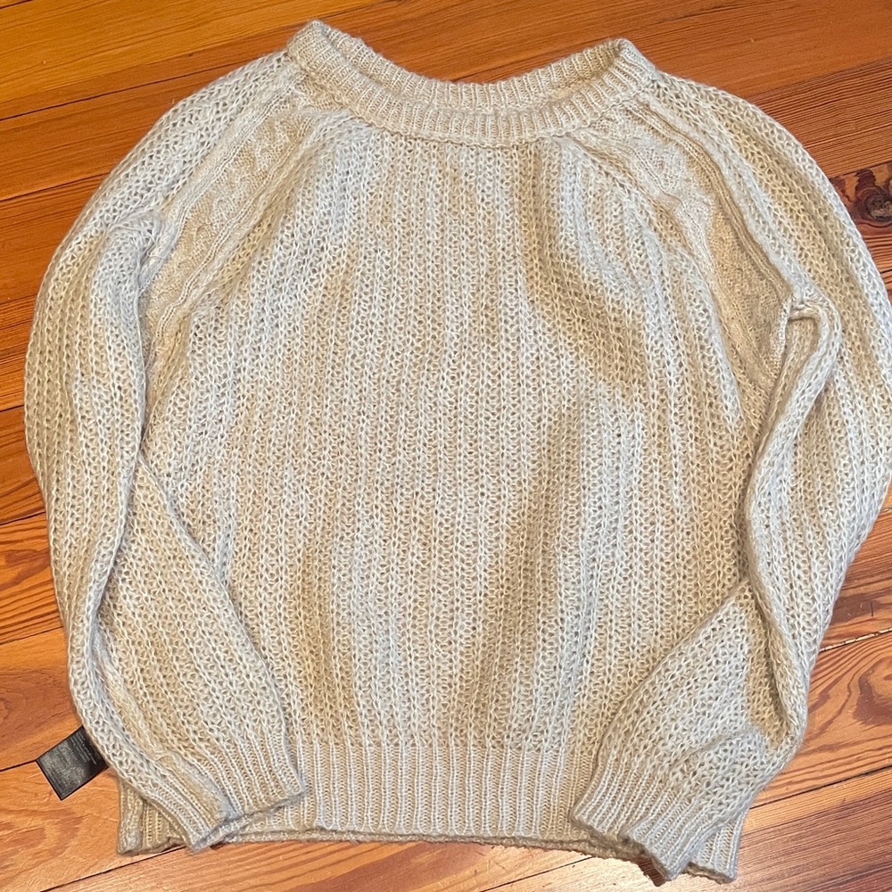 BDG Urban Outfitters Cozy Cream Knit Sweater Size M